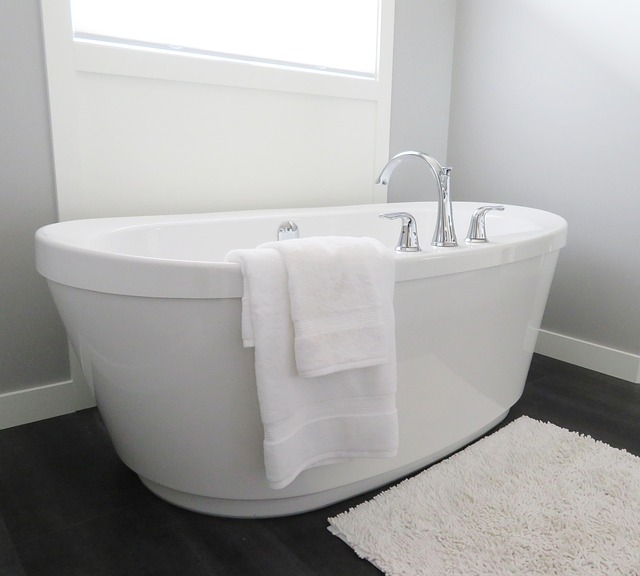 bathtub, tub, bathroom, bath, white, modern, hygiene, towel, nature, faucet, water, sanitary, luxury, porcelain, elegance, ceramic, restroom, home, house, interior, clean, wash, hygienic, washroom, gray home, gray water, gray house, gray bathroom, gray interior, gray clean